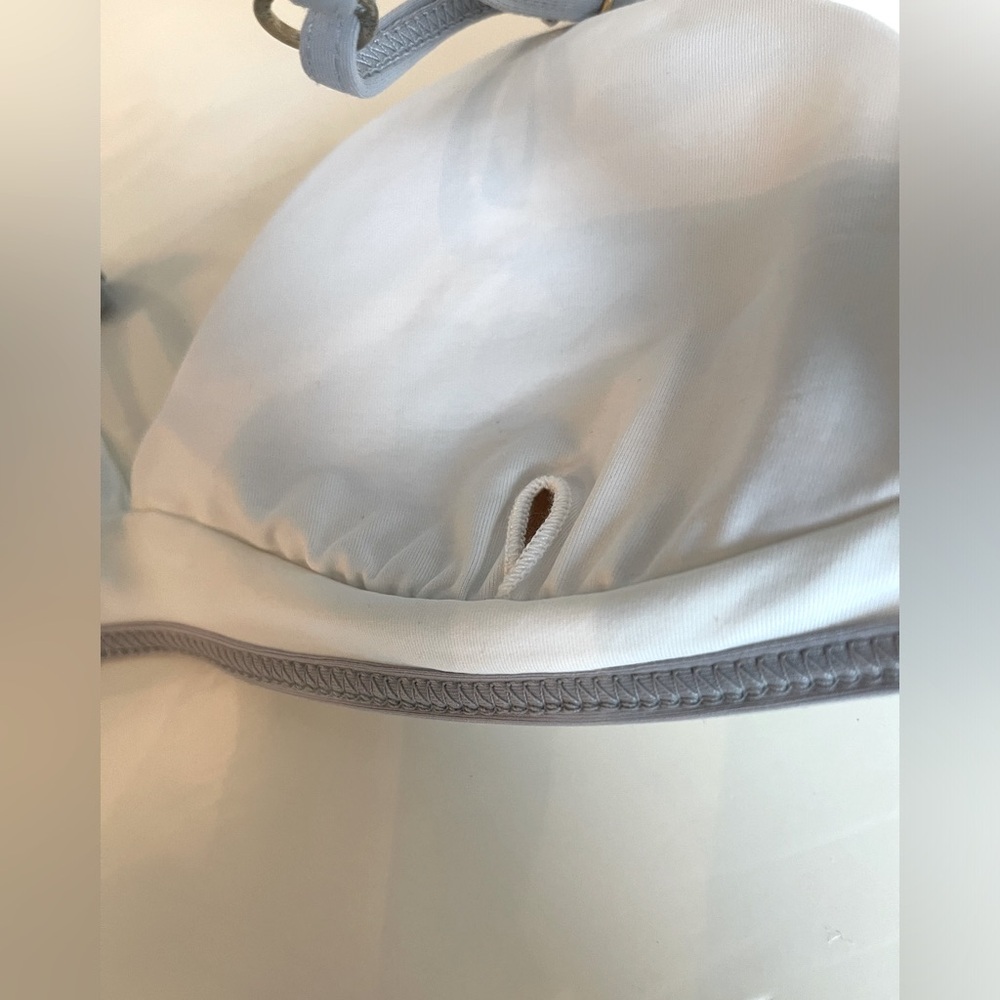 L*SPACE Bikini 2 pcs. Color Blocking Avella Top +Whiplash Bitsy Bottom White/Fog - Picture 4 of 13